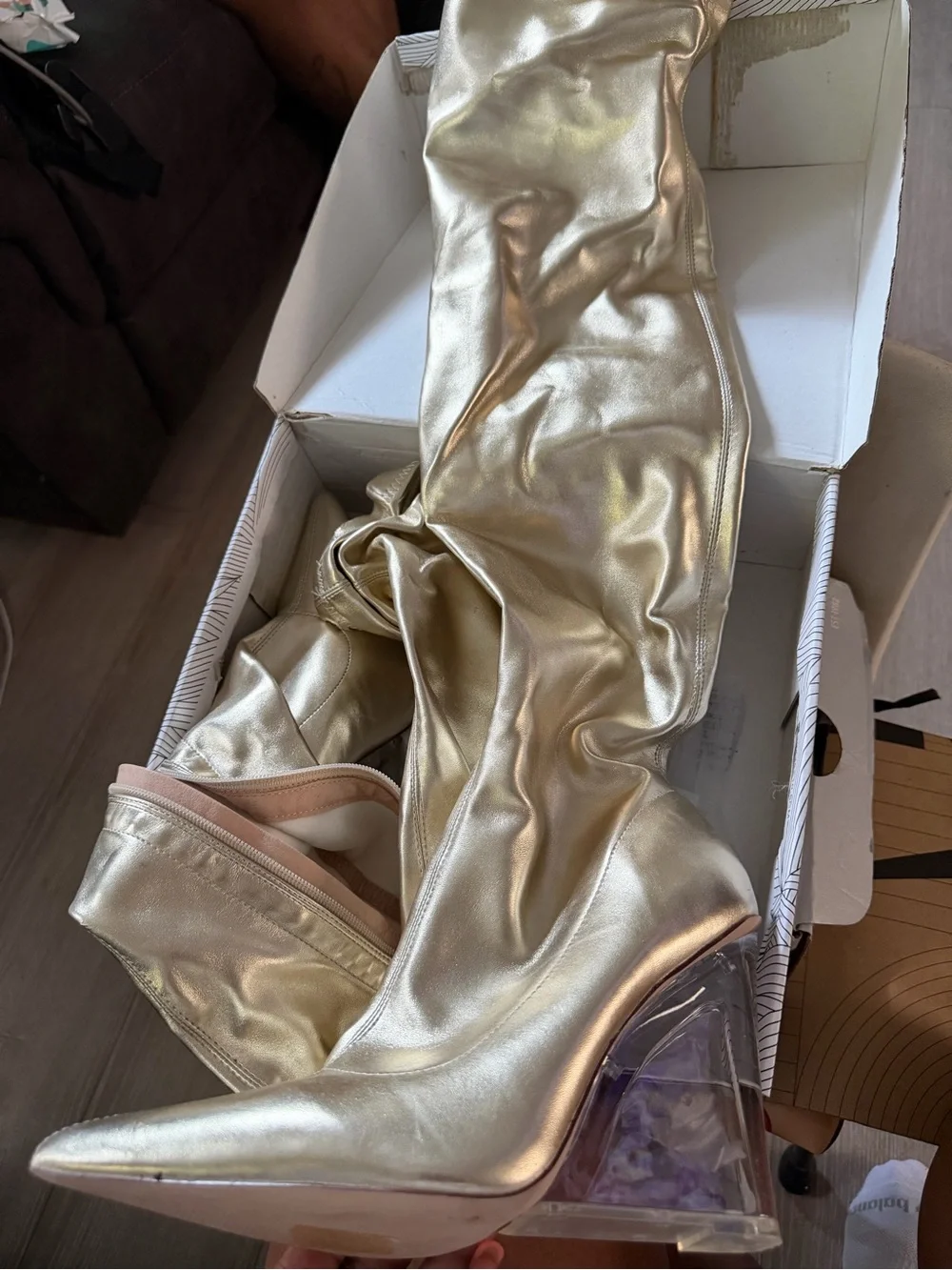 N/A stylish gold